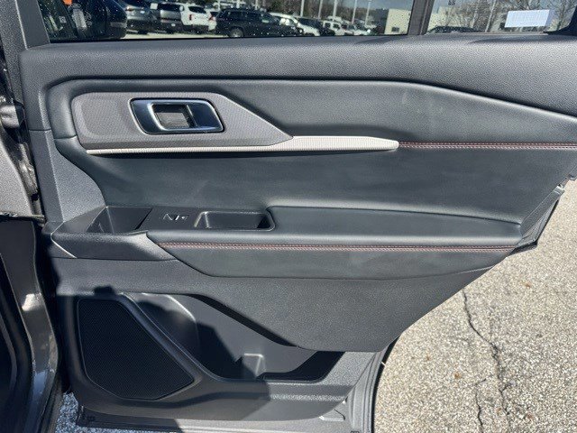 Certified 2025 Ford Explorer ST-Line w/ ST-Line Street Pack image 29