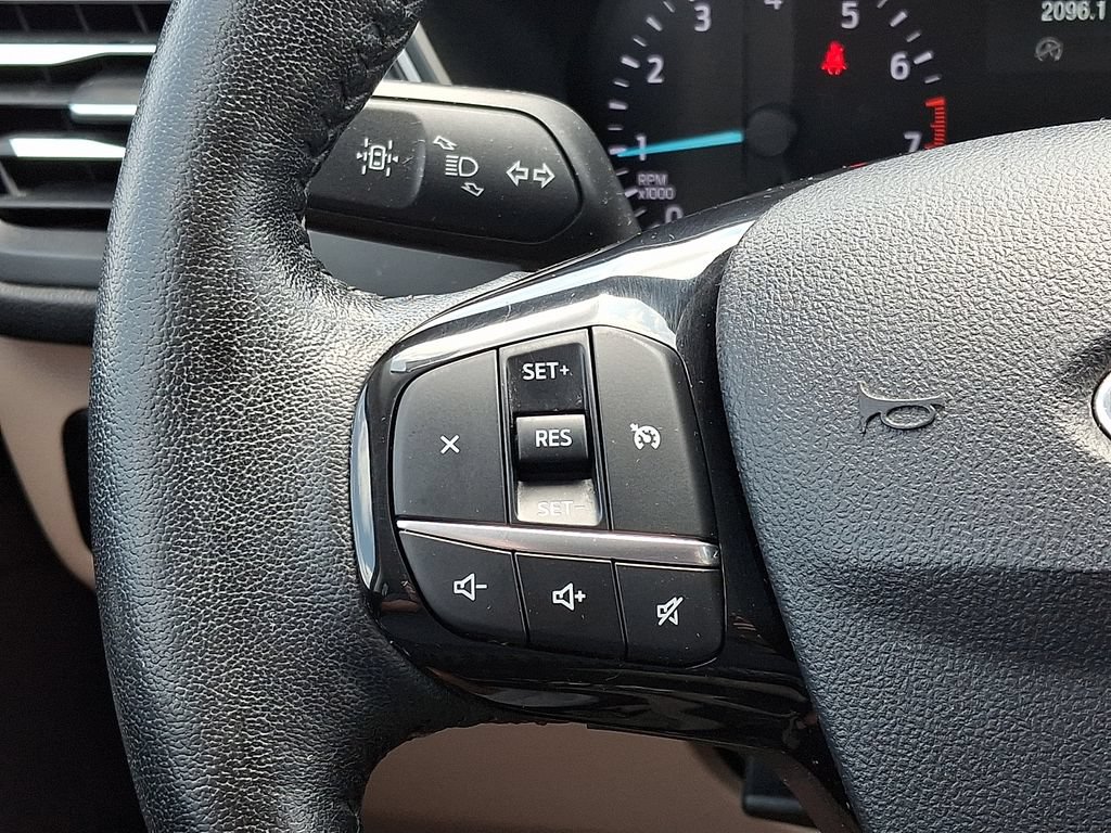 Certified 2021 Ford Escape SEL FWD image 19