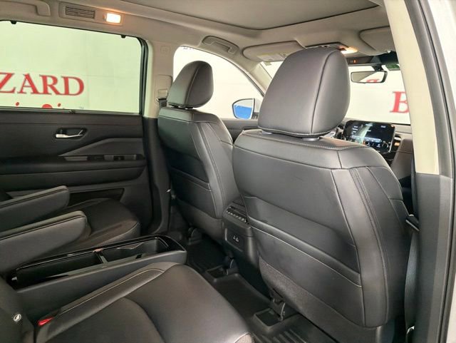Used 2024 Nissan Pathfinder SL w/ SL Premium Package FWD image 19