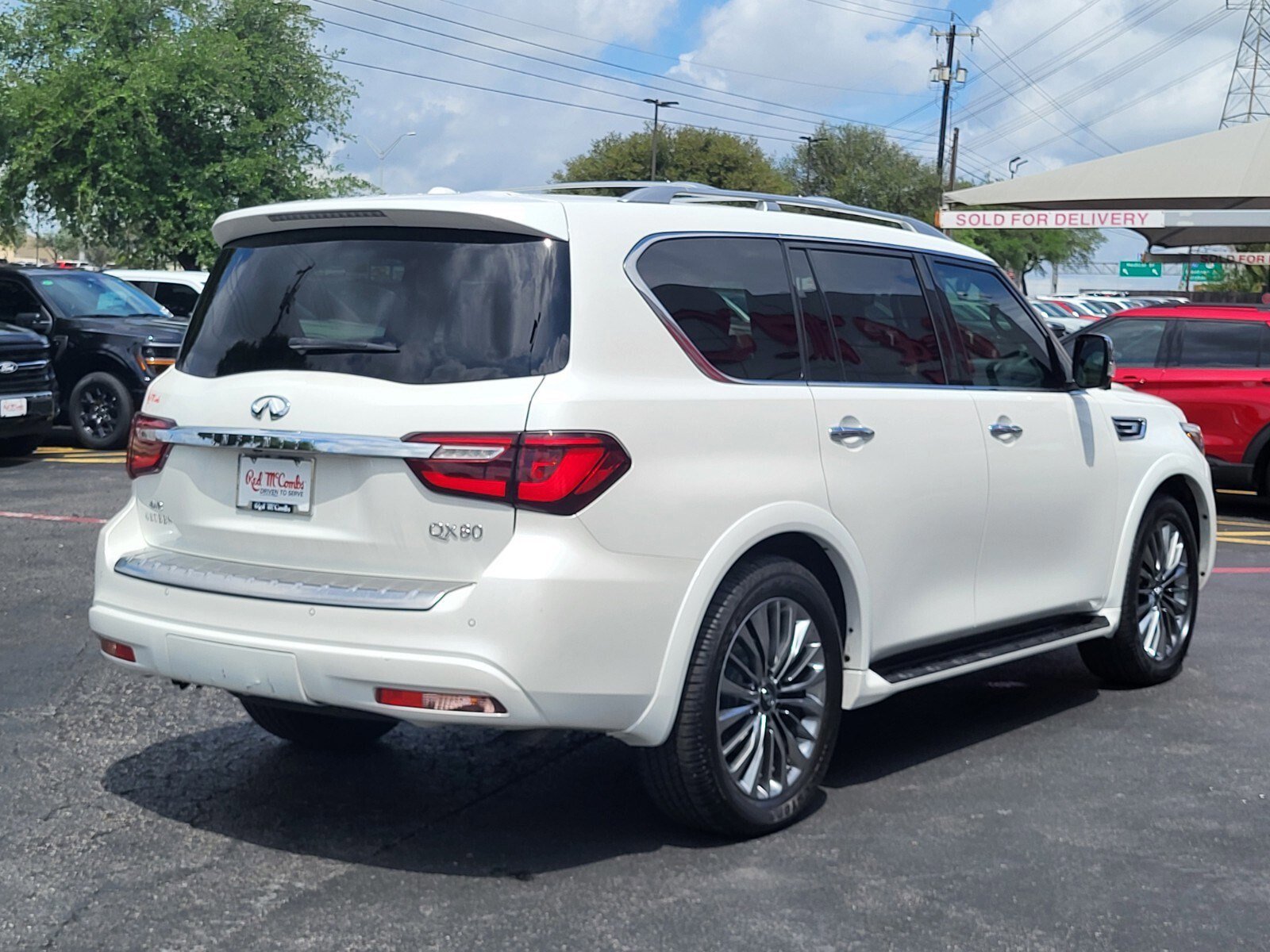 Used 2021 INFINITI QX80 Sensory w/ Cargo Package image 3