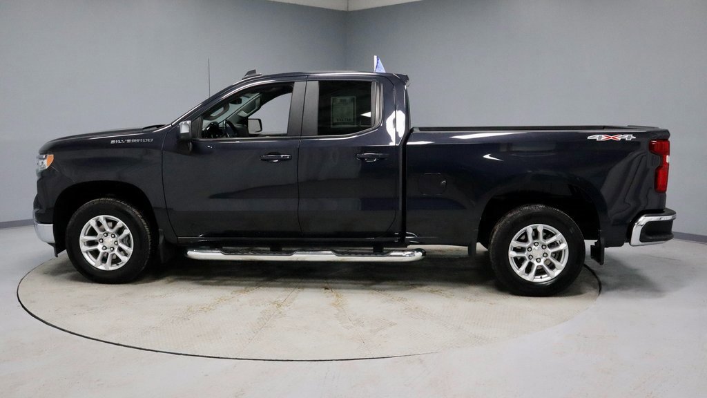Used 2022 Chevrolet Silverado 1500 LT image 2