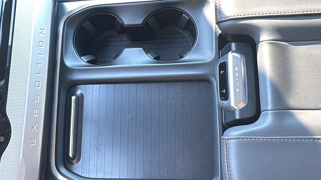 Certified 2025 Ford Expedition Active AWD/4WD image 15