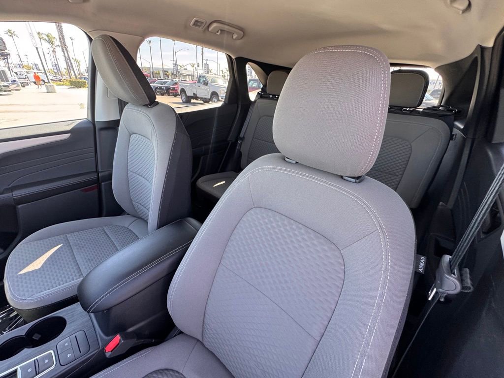 Certified 2022 Ford Escape SE w/ SE Sport Appearance Package image 20