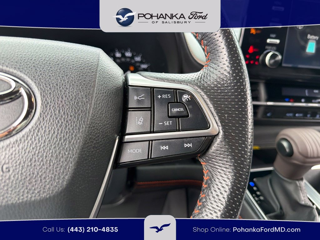 Used 2023 Toyota Sienna XSE w/ XSE Plus Package AWD/4WD image 17