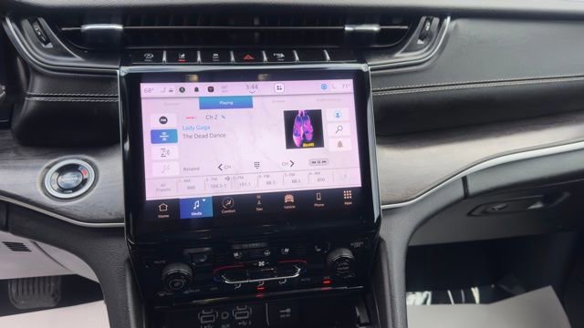 Used 2024 Jeep Grand Cherokee L Limited w/ Luxury Tech Group II image 15