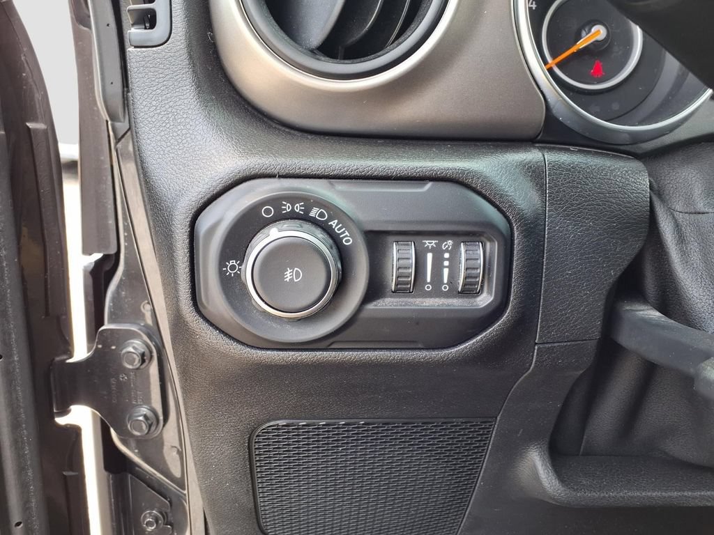 Used 2019 Jeep Wrangler Sport AWD/4WD image 22