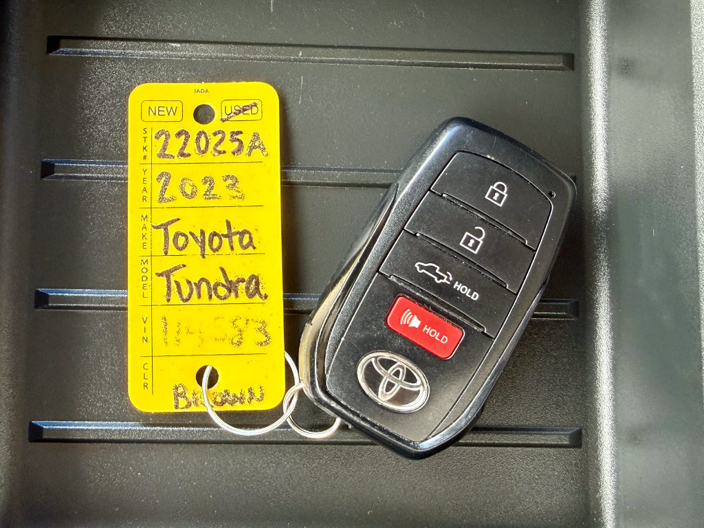 Used 2023 Toyota Tundra Limited AWD/4WD image 39