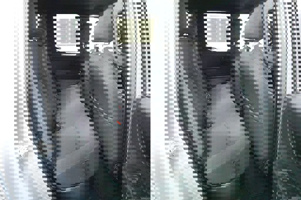 Used 2024 Toyota Tacoma SR5 AWD/4WD image 27