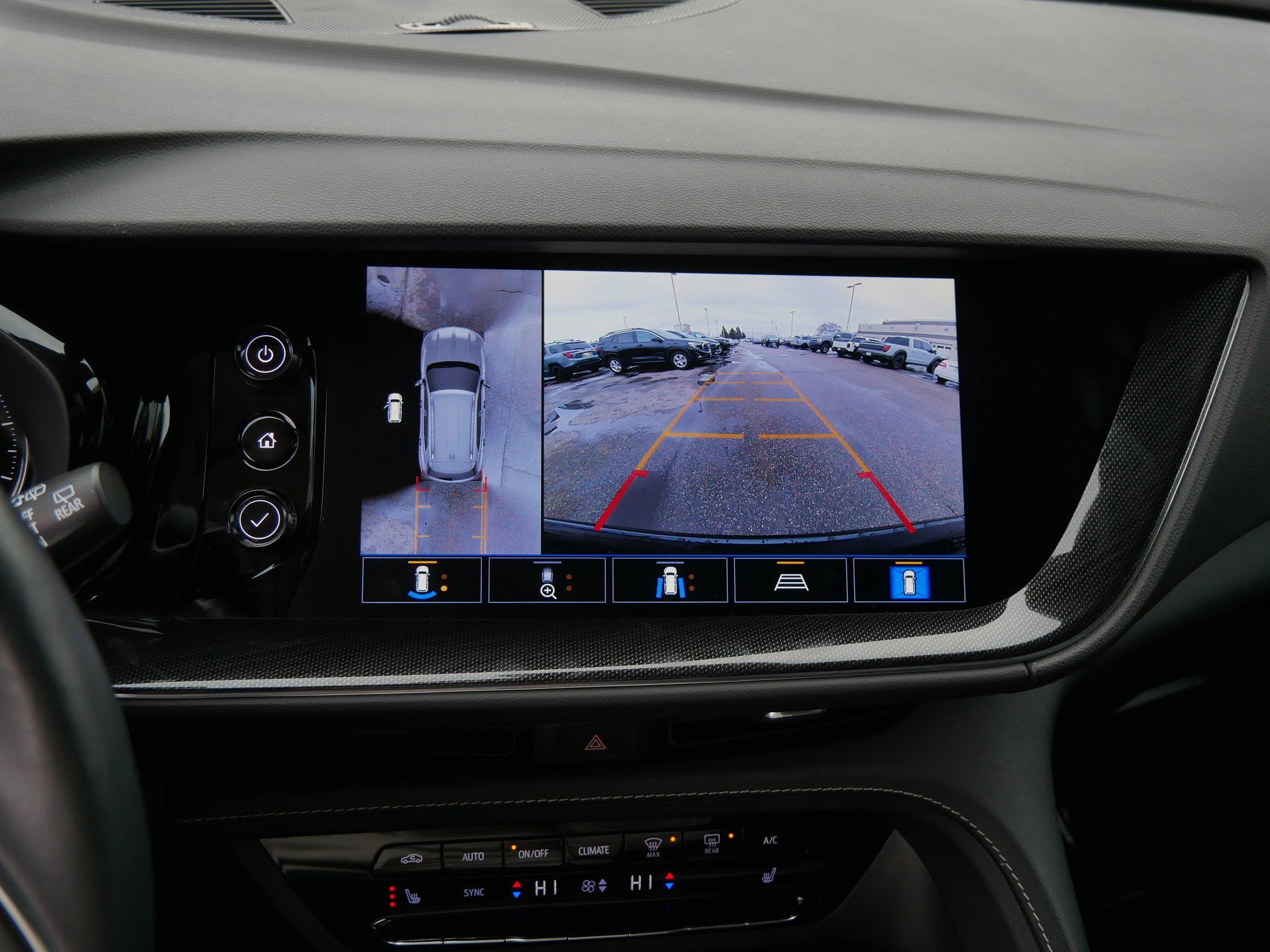 Used 2021 Buick Envision Essence w/ Technology Package I image 31