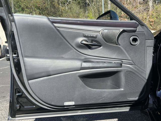 Used 2020 Lexus ES 300h Ultra Luxury image 21