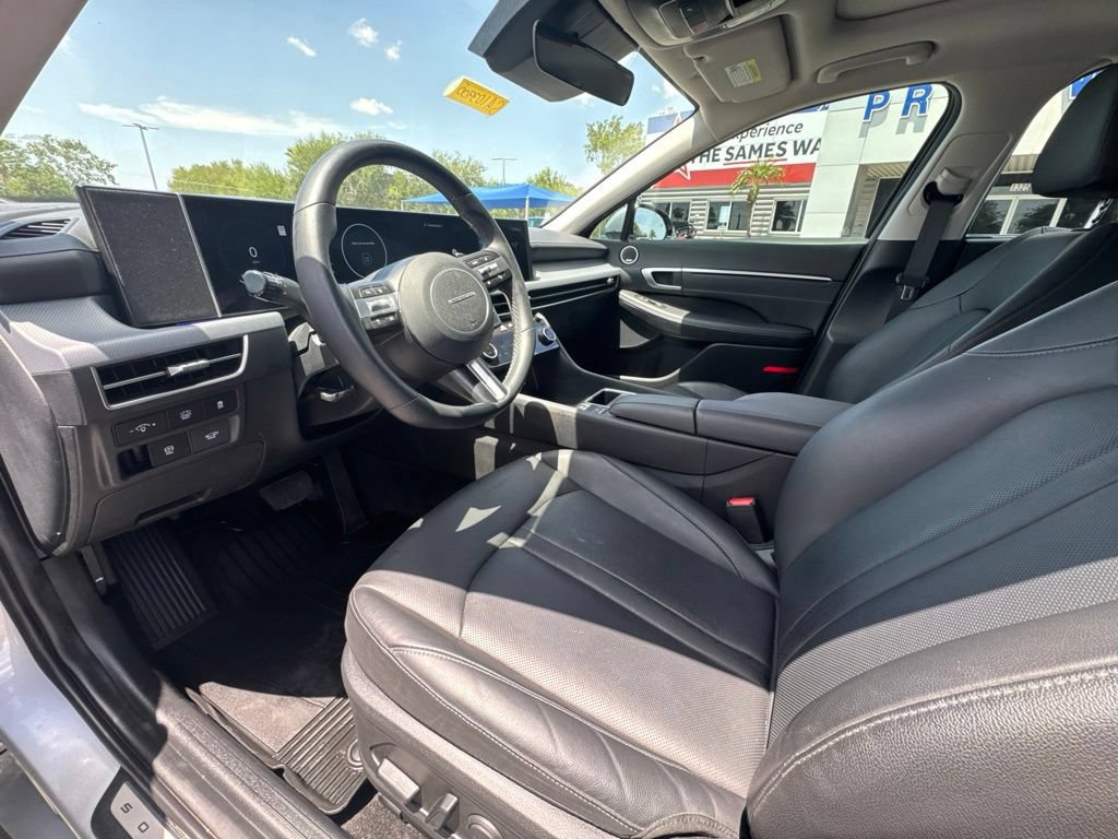 Used 2025 Hyundai Sonata Limited FWD image 13