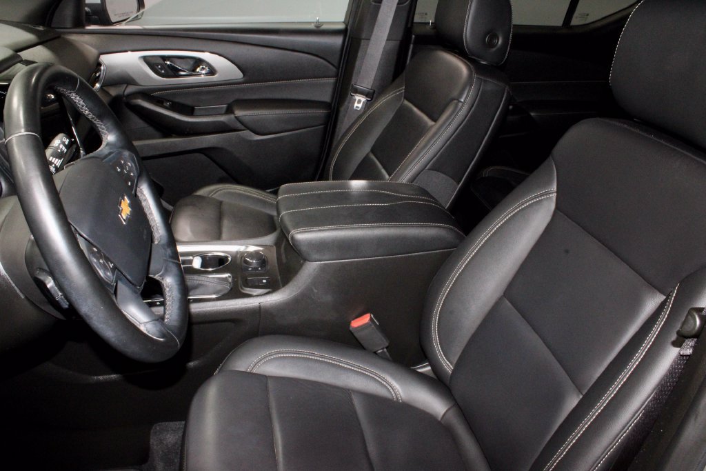Used 2023 Chevrolet Traverse LT FWD image 25