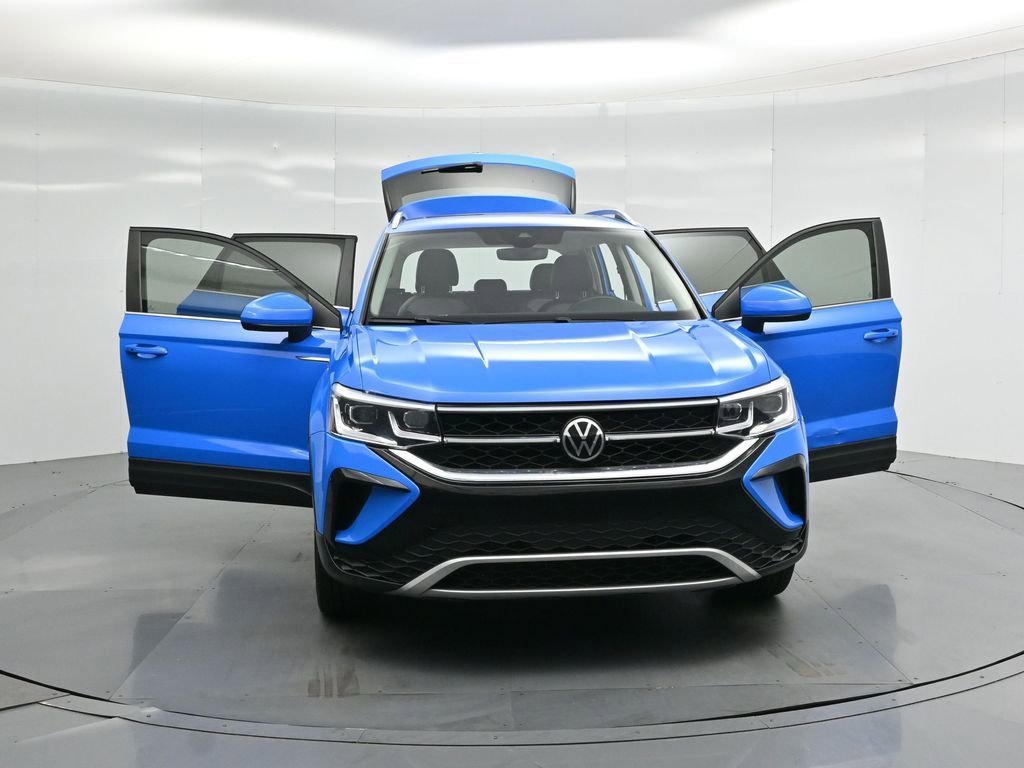Used 2022 Volkswagen Taos SEL w/ Panoramic Sunroof Package image 32