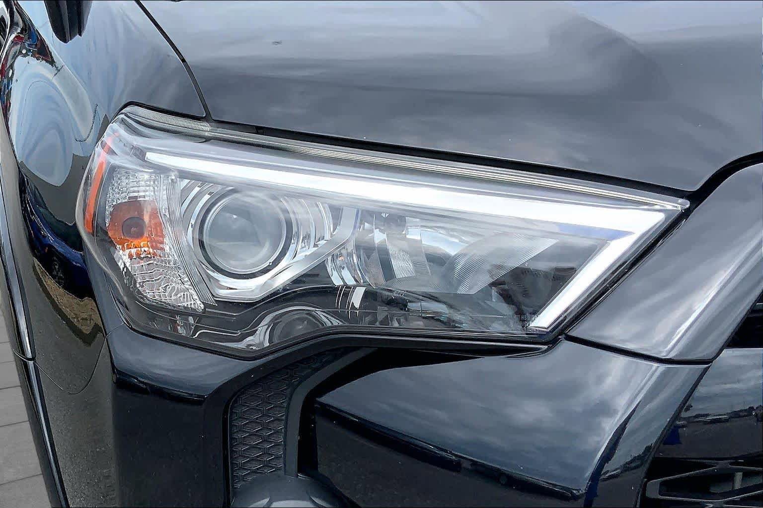 Used 2019 Toyota 4Runner SR5 AWD/4WD image 27