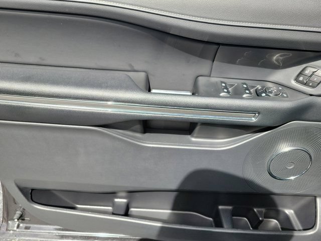 Certified 2023 Ford Expedition XLT RWD image 19