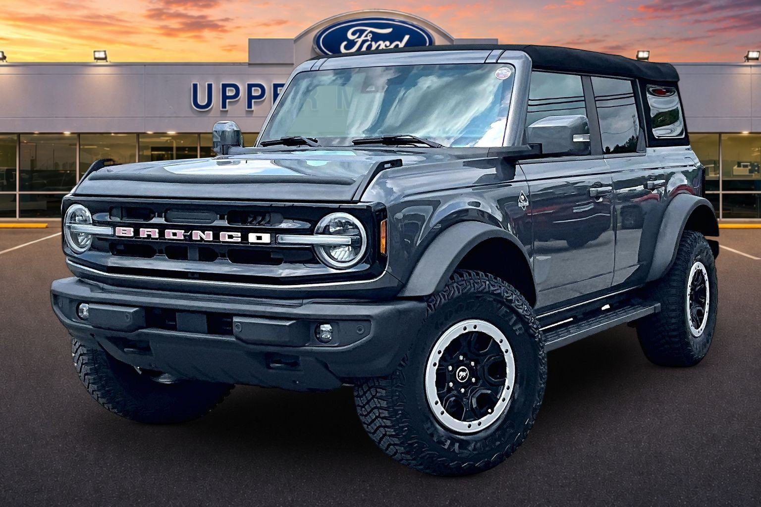 Certified 2023 Ford Bronco Outer Banks w/ Sasquatch Package AWD/4WD image 12