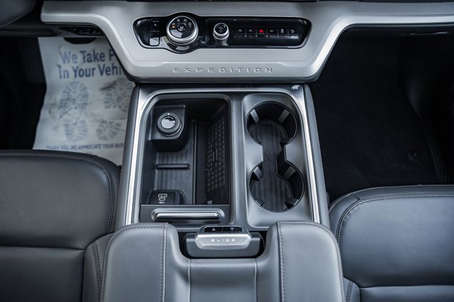 Certified 2025 Ford Expedition Active image 38