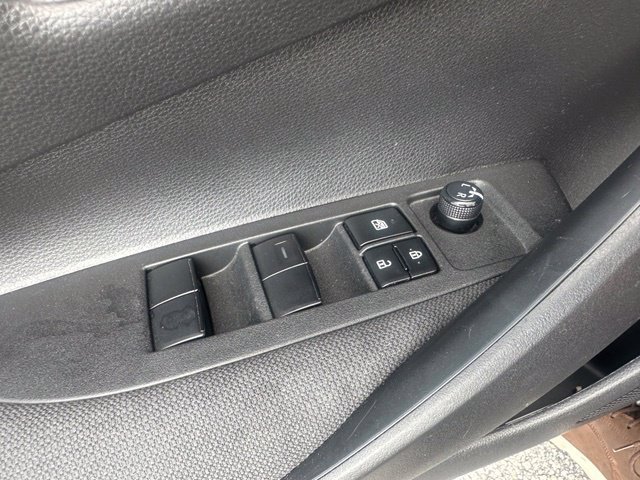 Used 2022 Toyota Corolla LE FWD image 23