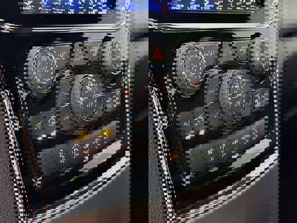 Used 2020 Jeep Grand Cherokee Altitude image 20