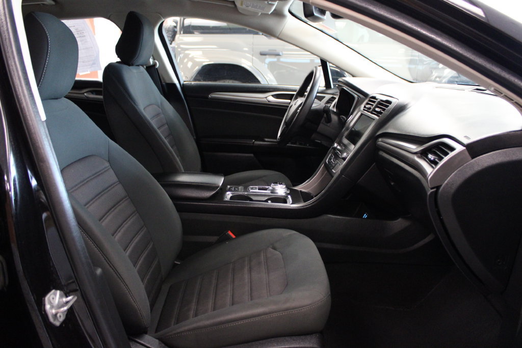 Certified 2020 Ford Fusion SE FWD image 46