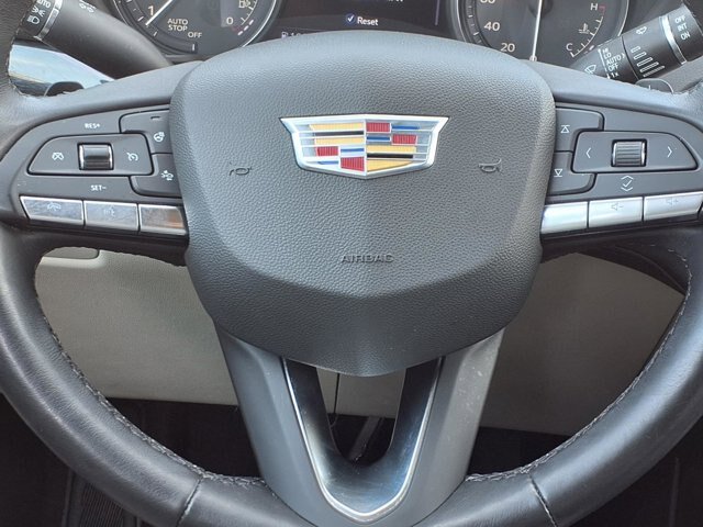 Used 2023 Cadillac XT4 Premium Luxury w/ Technology Package AWD/4WD image 17