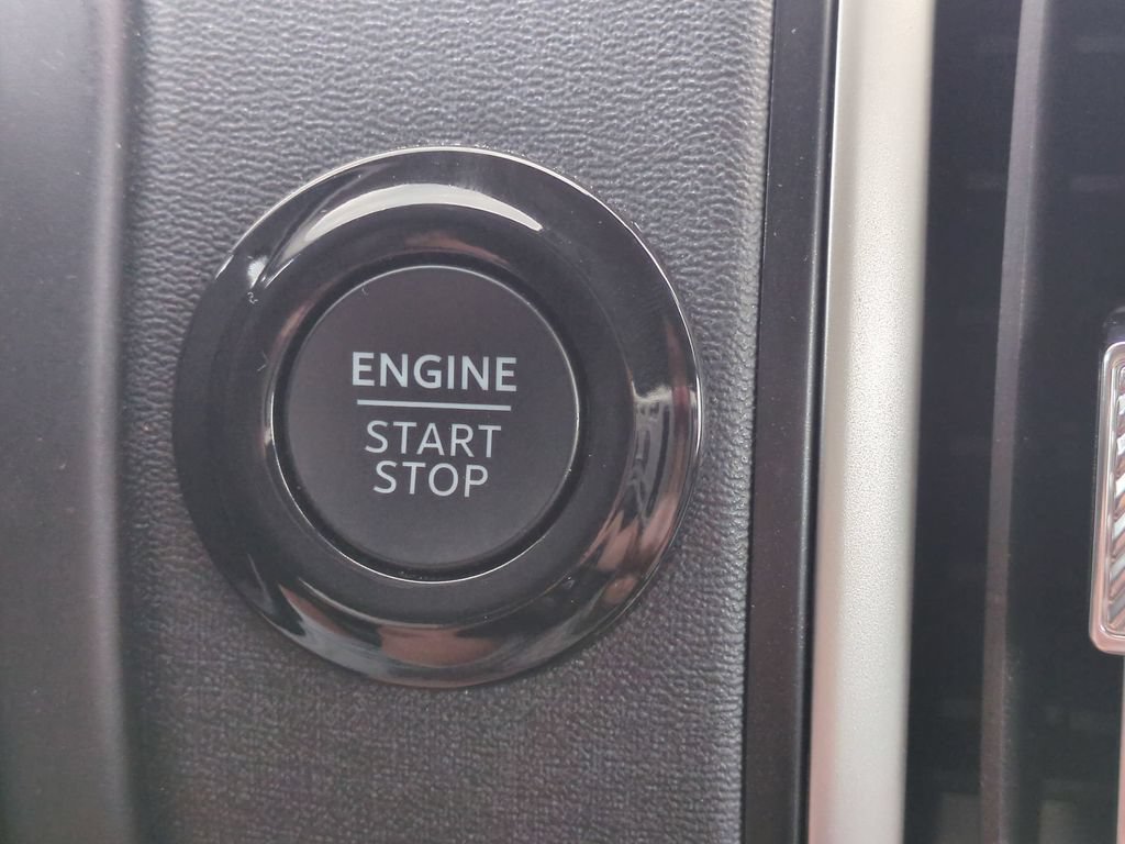 Certified 2025 Ford Expedition Active AWD/4WD image 31