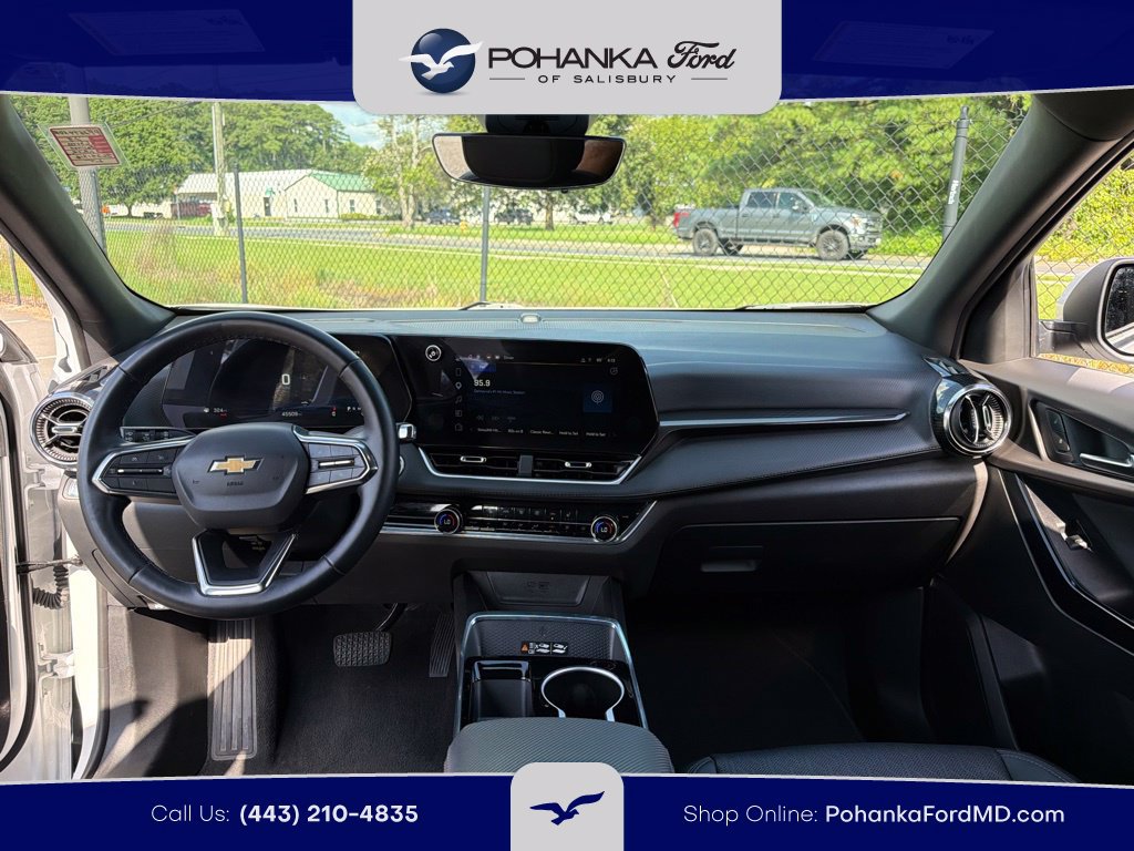 Used 2025 Chevrolet Equinox LT w/ Convenience Package II FWD image 8