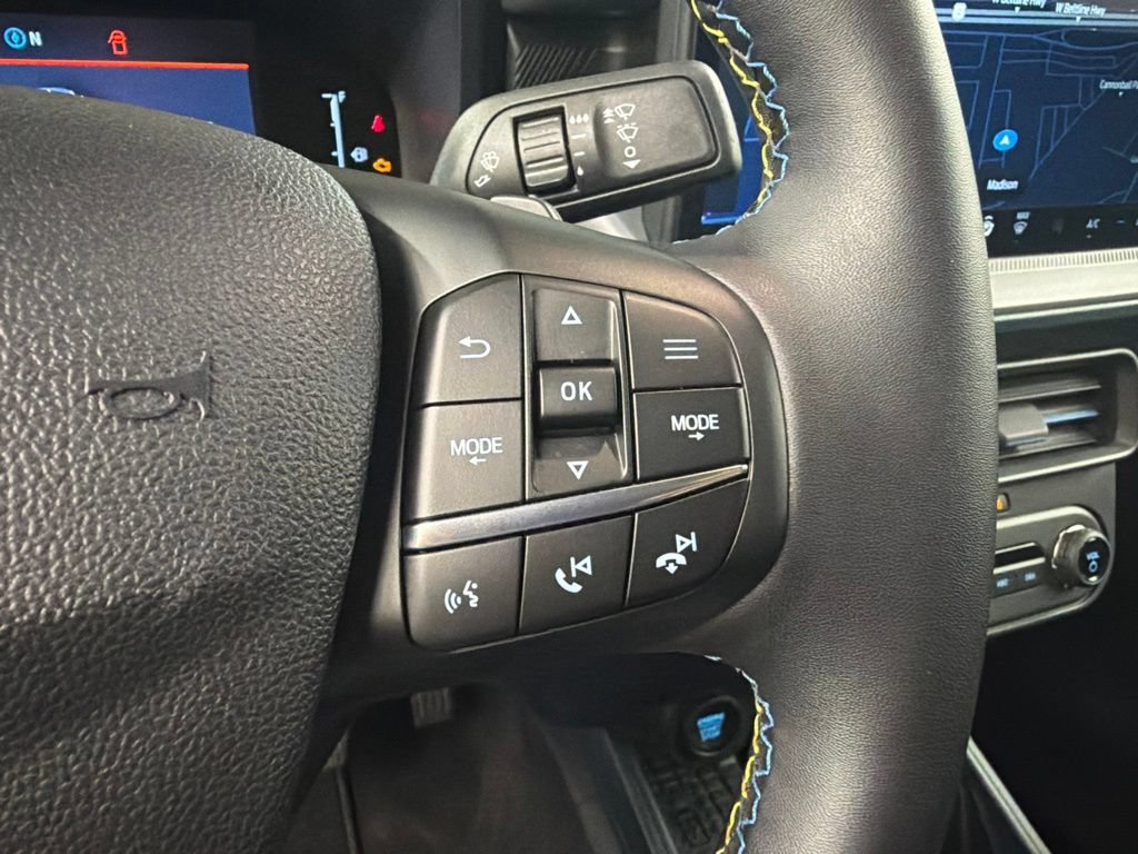 Certified 2025 Ford Maverick Lobo AWD/4WD image 18