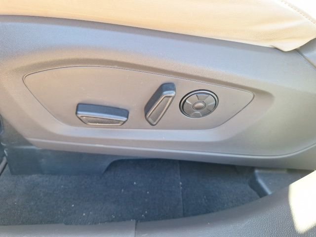 Certified 2021 Ford Explorer Platinum w/ Equipment Group 601A image 26