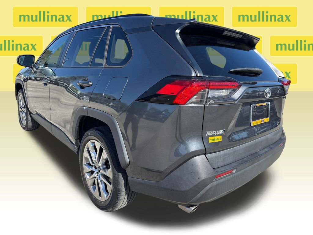 Used 2021 Toyota RAV4 XLE Premium image 4