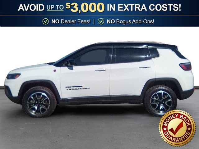 Used 2025 Jeep Compass Trailhawk AWD/4WD image 2
