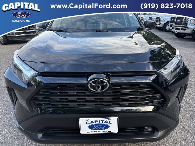 Used 2025 Toyota RAV4 LE AWD/4WD image 10
