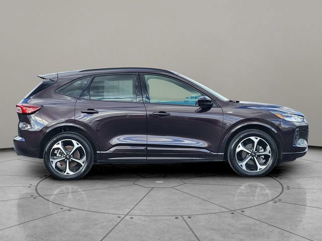 Certified 2023 Ford Escape ST-Line Select w/ Tech Pack #2 image 2