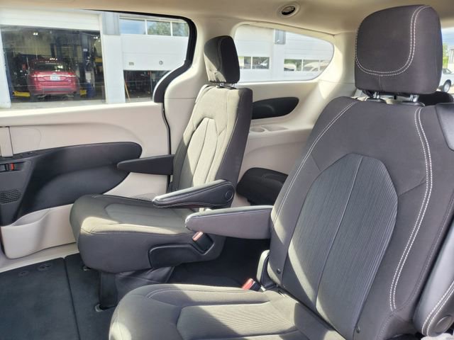 Used 2023 Chrysler Voyager LX image 26