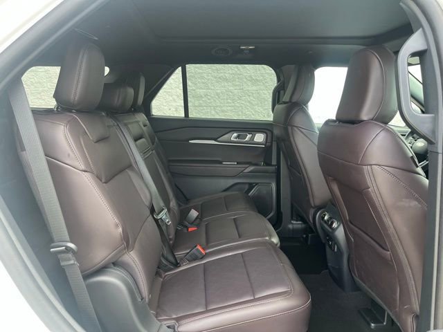 Certified 2025 Ford Explorer Platinum image 10