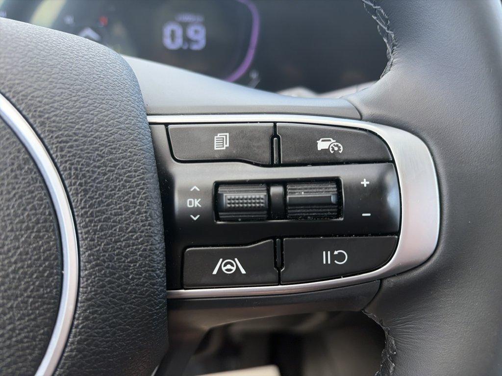 Used 2025 Kia Sportage EX w/ Premium Package FWD image 21