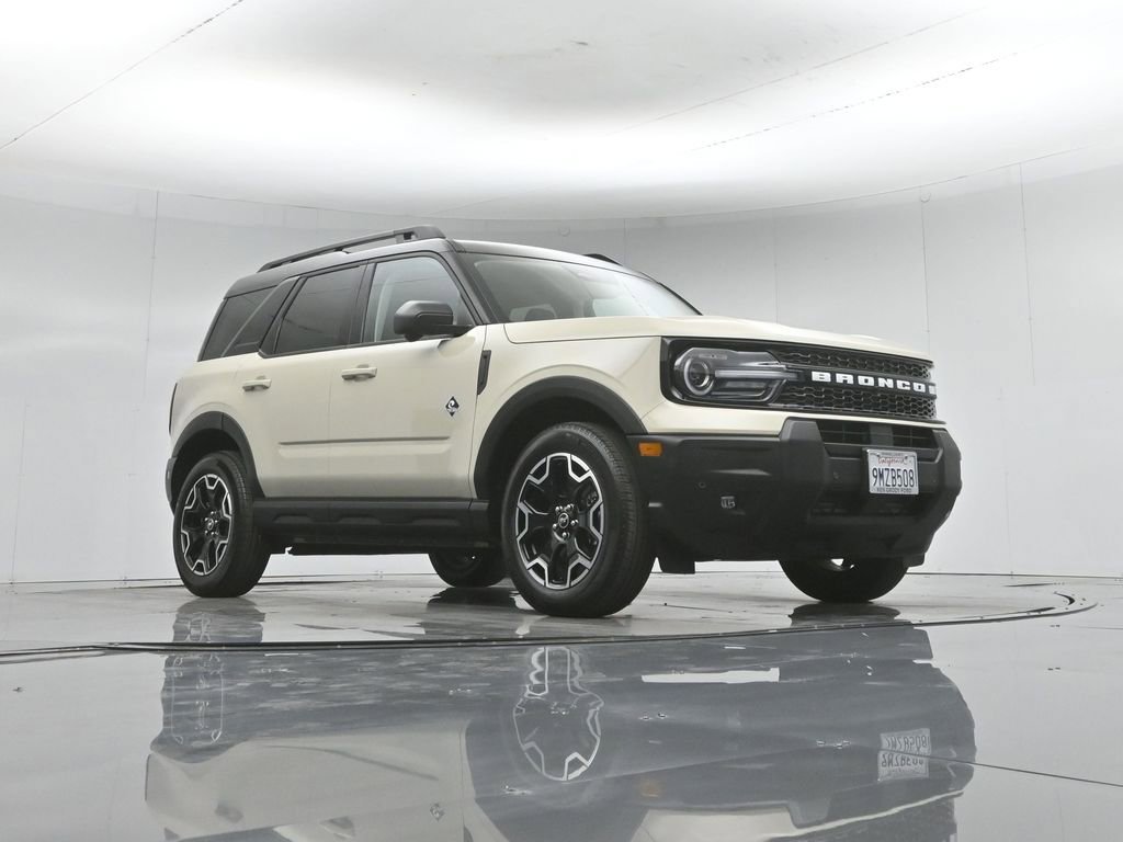 Certified 2025 Ford Bronco Sport Outer Banks w/ Outer Banks Tech Package+ AWD/4WD image 48