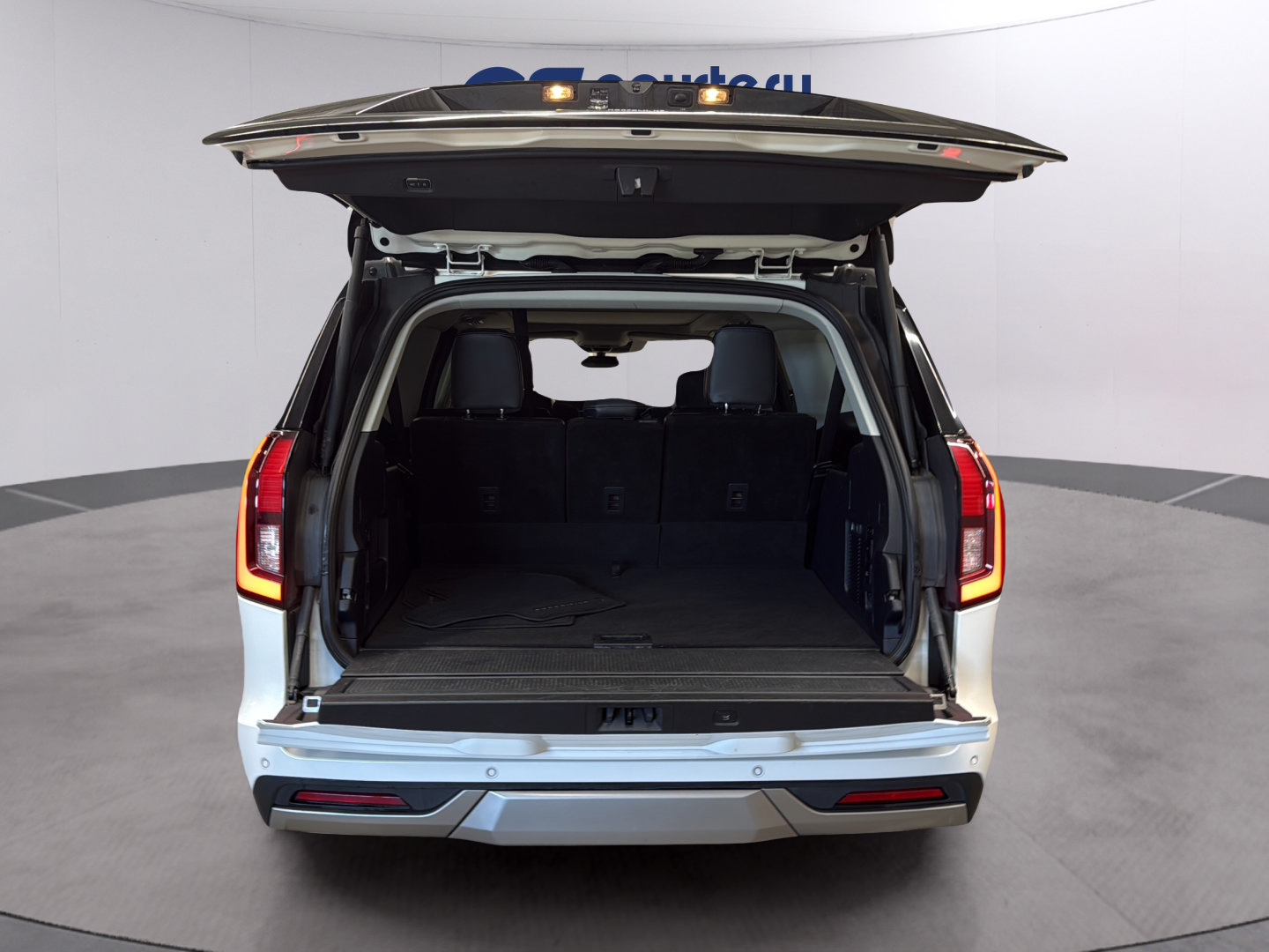 Certified 2025 Ford Expedition Max Platinum w/ Driver's Package AWD/4WD image 9
