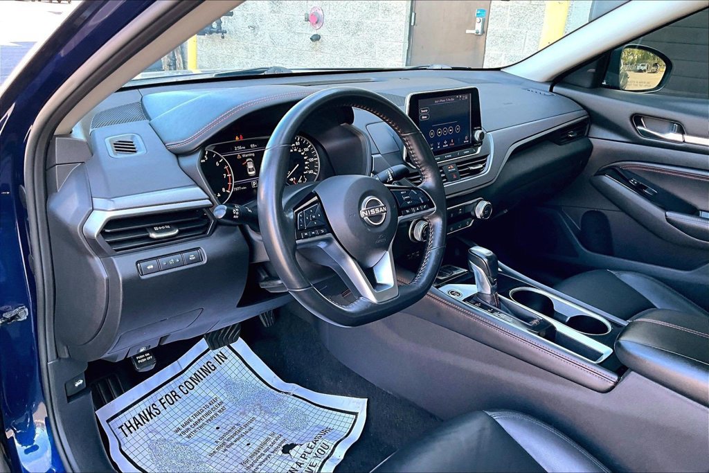 Used 2023 Nissan Altima 2.5 SR FWD image 13