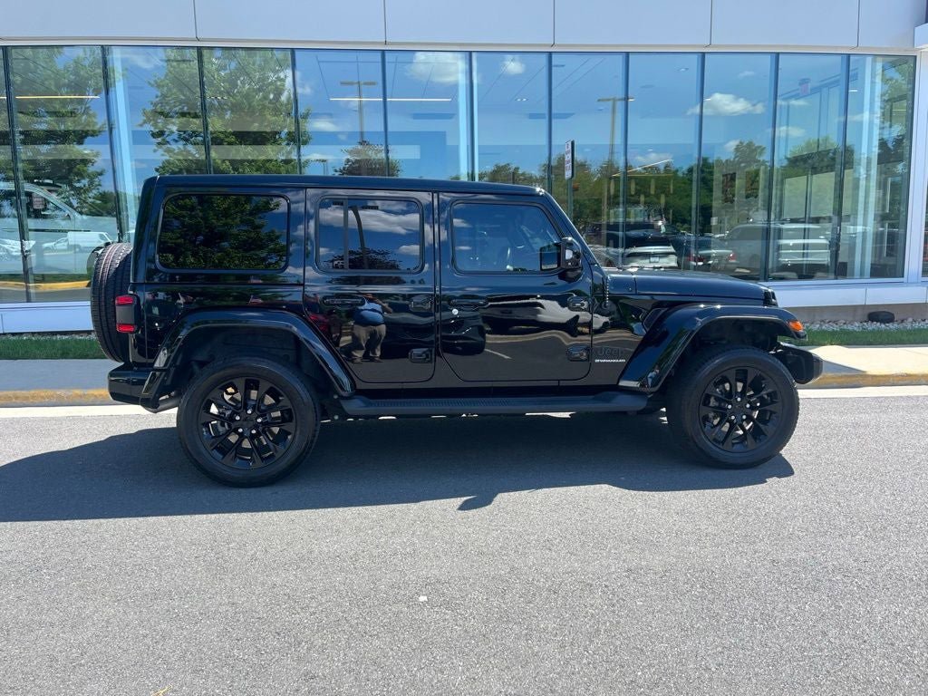 Used 2023 Jeep Wrangler Unlimited Sahara AWD/4WD image 10