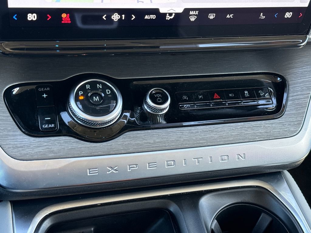 Certified 2025 Ford Expedition Max Platinum image 24