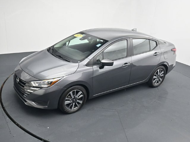 Used 2025 Nissan Versa SV FWD image 28