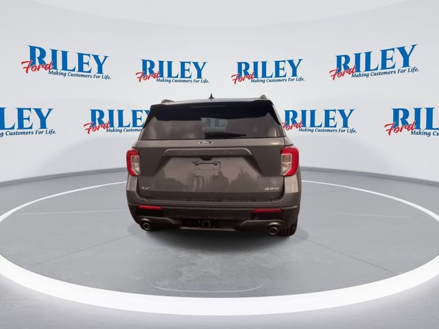 Certified 2023 Ford Explorer XLT w/ Equipment Group 202A AWD/4WD image 8
