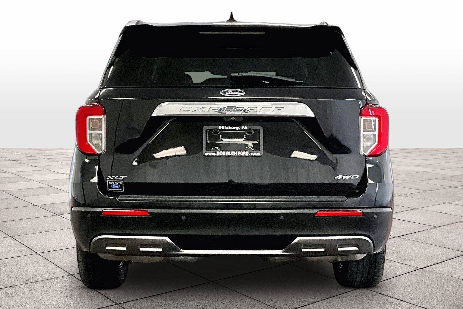 Certified 2022 Ford Explorer XLT w/ Equipment Group 202A image 4