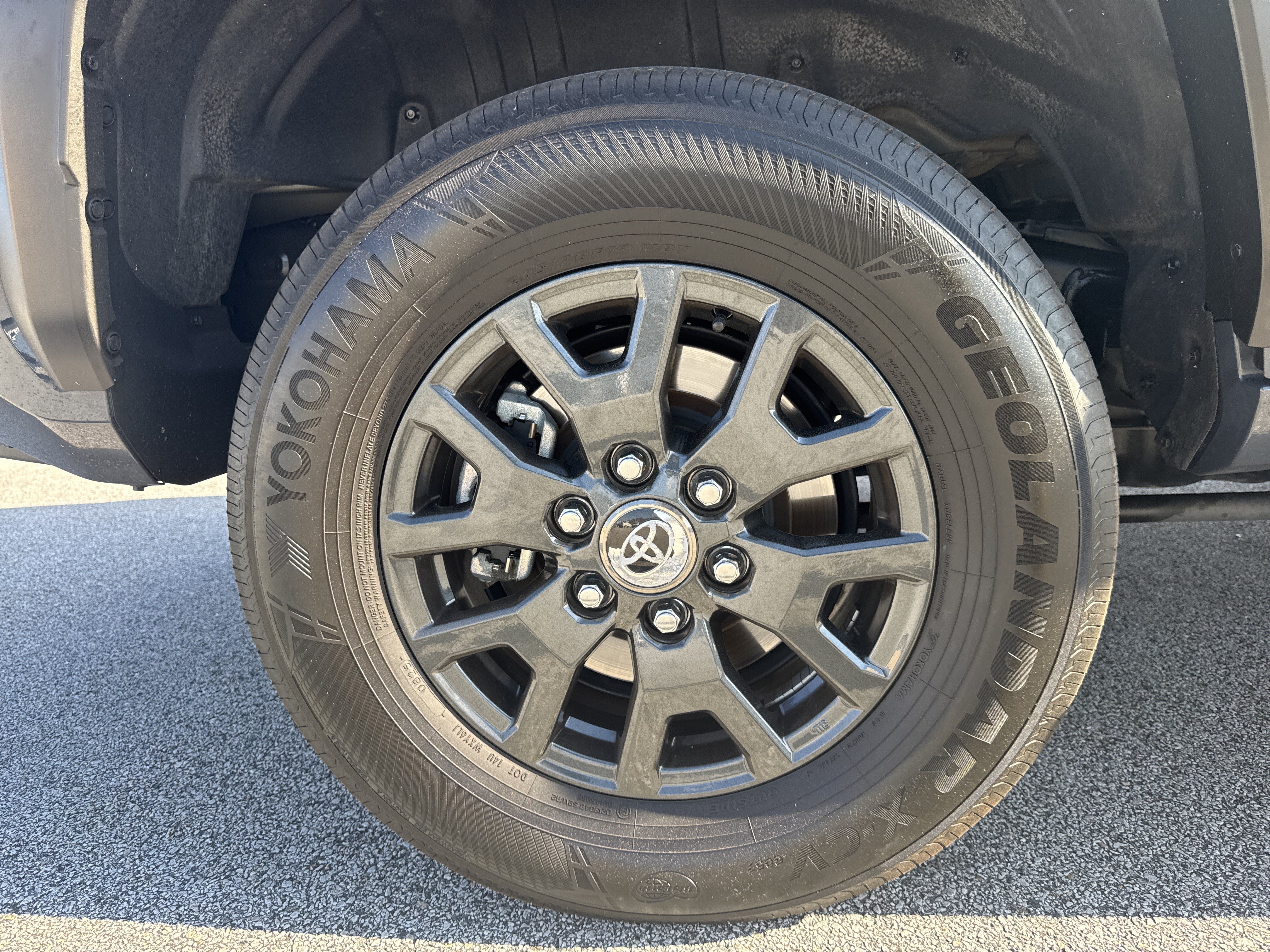 Used 2025 Toyota 4Runner SR5 AWD/4WD image 18