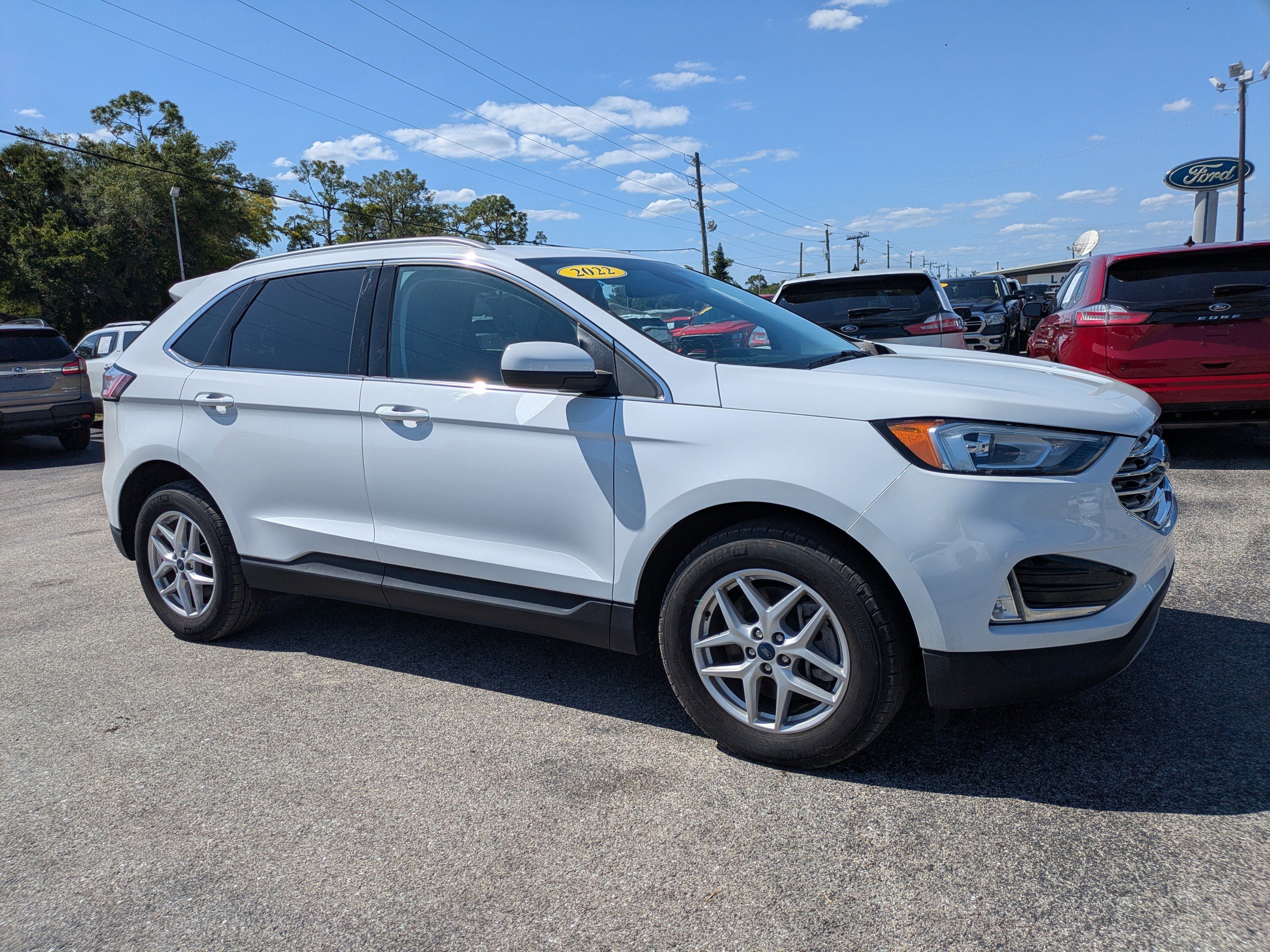Certified 2022 Ford Edge SEL w/ Convenience Package AWD/4WD image 2
