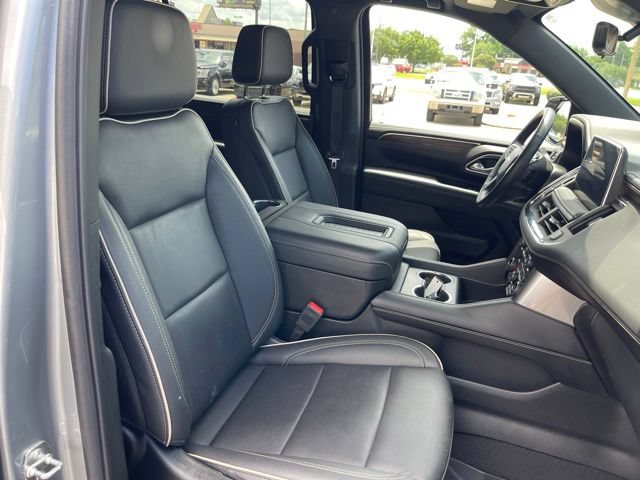 Used 2024 Chevrolet Suburban Premier w/ Premium Package RWD image 22