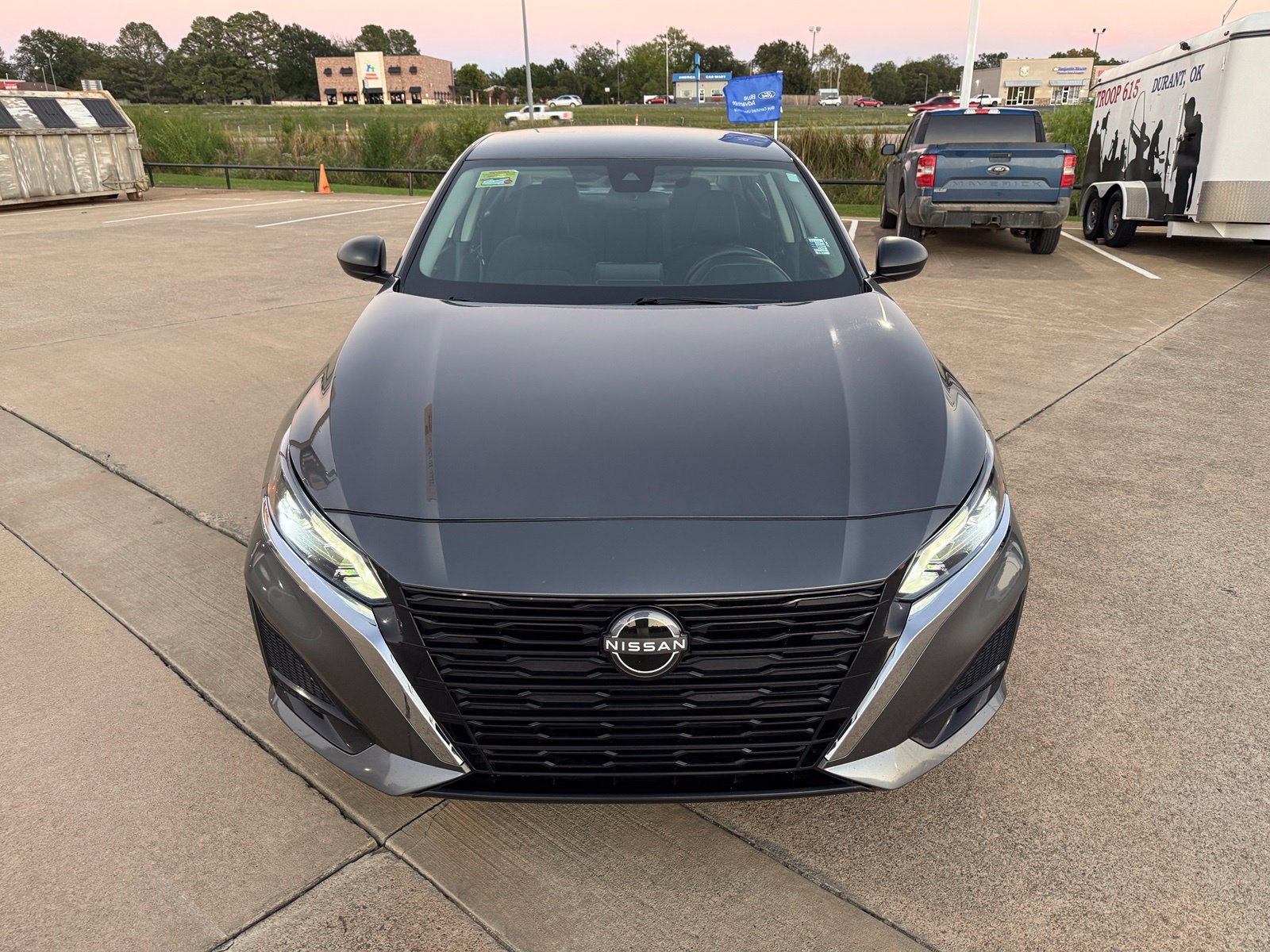 Used 2025 Nissan Altima 2.5 SV FWD image 2