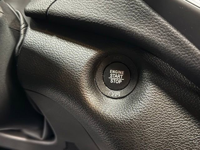 Used 2022 Jeep Cherokee Latitude Lux w/ Sun & Sound Group AWD/4WD image 17