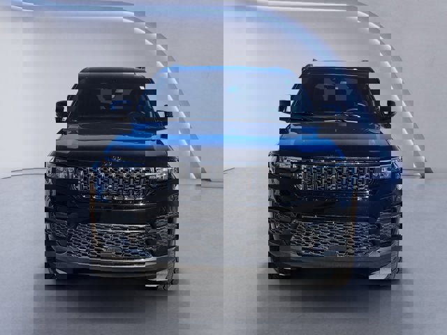 Used 2023 Jeep Grand Cherokee Altitude image 8